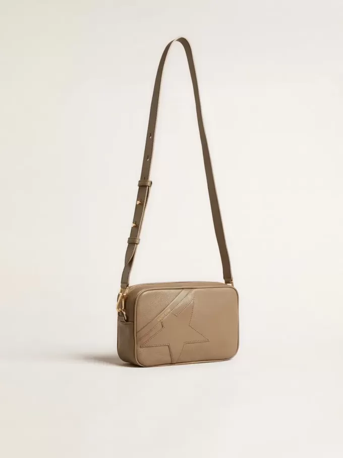 Borsa Star in pelle verde salvia con stella tono su tono Borsa Star in pelle verde salvia con stella tono su tono