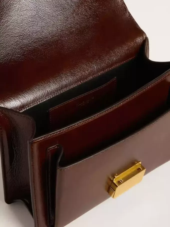 Borsa Venezia in pelle laminata marrone scuro con dettagli dorati Borsa Venezia in pelle laminata marrone scuro con dettagli dorati