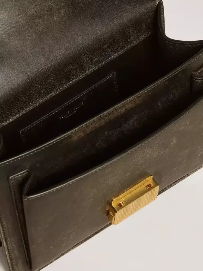 Borsa Venezia in pelle nera invecchiata con dettagli dorati