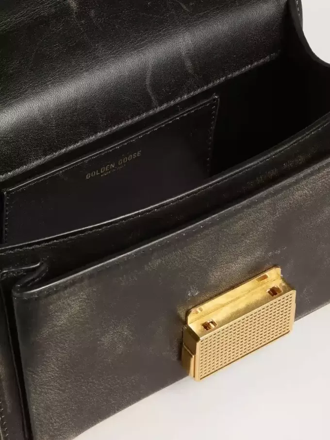 Borsa Venezia piccola in pelle marrone scuro con fibbia dorata