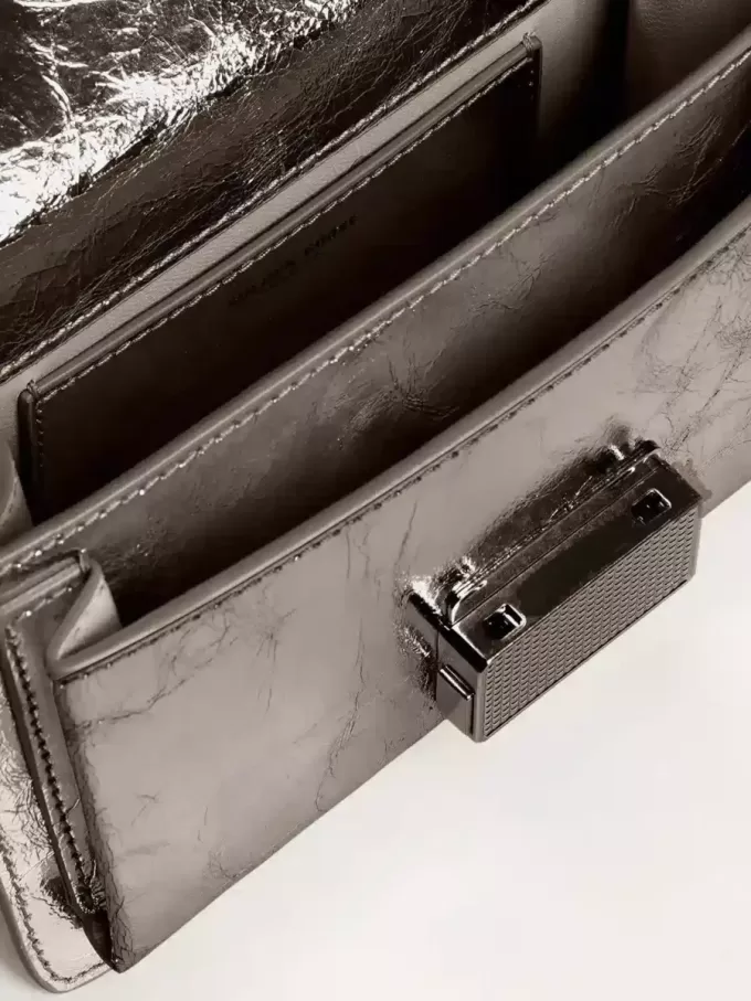 Borsa Venezia piccola in pelle metallizzata grigio antracite con dettagli neri Borsa Venezia piccola in pelle metallizzata grigio antracite con dettagli neri