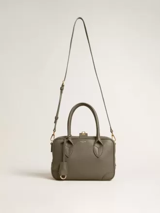 Borsa Vita in pelle color salvia con dettagli dorati Borsa Vita in pelle color salvia con dettagli dorati