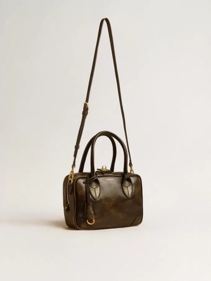 Borsa Vita in pelle nera invecchiata con dettagli dorati Borsa Vita in pelle nera invecchiata con dettagli dorati