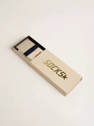 Calzini a coste color crema con dettagli blu navy e logo rosso
