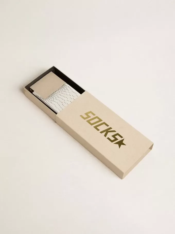 Calzini bianchi consumati con cristalli applicati Calzini bianchi consumati con cristalli applicati