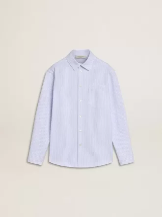 Camicia a righe da bambina con scritta ricamata sulla tasca