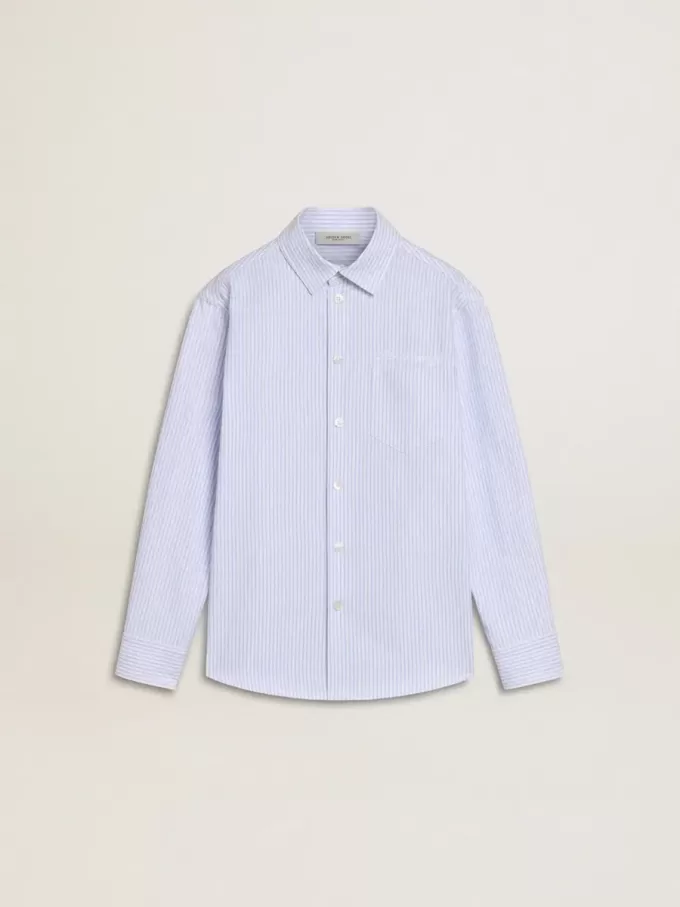 Camicia a righe da bambina con scritta ricamata sulla tasca