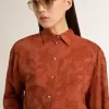 Camicia corta da donna in jacquard rosso mattone con maniche larghe