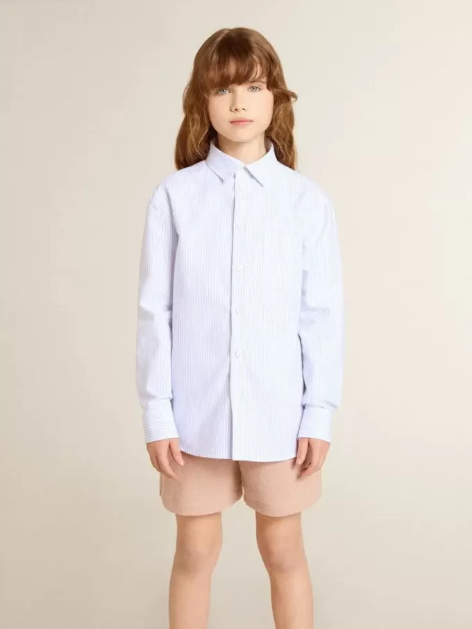 Camicia da bambino in cotone a righe azzurro e bianco con logo ricamato Camicia da bambino in cotone a righe azzurro e bianco con logo ricamato