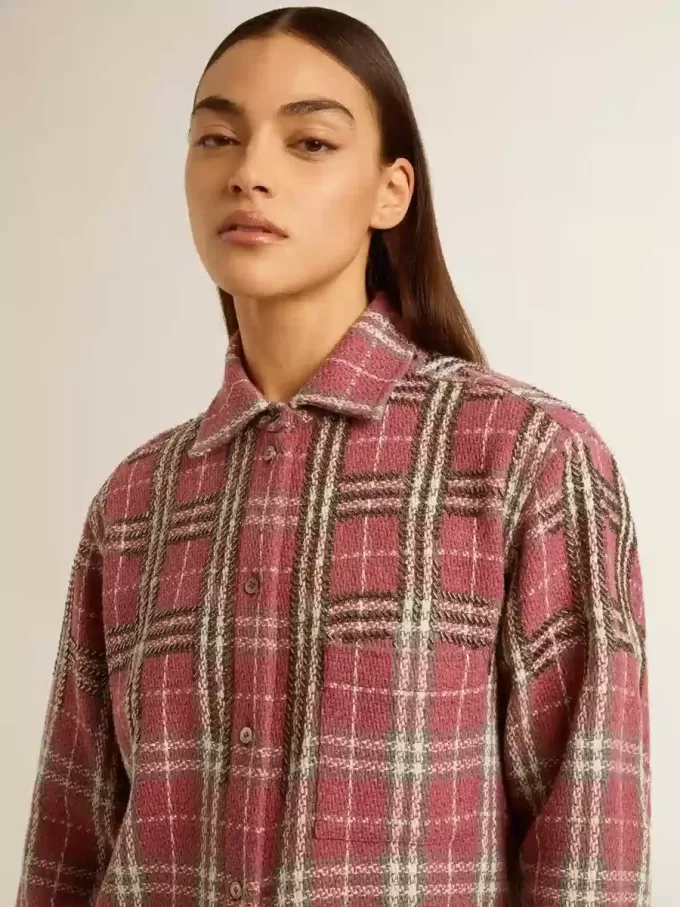 Camicia da donna con ricami a quadri rosa, sabbia e grigio Camicia da donna con ricami a quadri rosa, sabbia e grigio