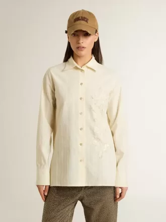 Camicia da donna in cotone color crema con ricami floreali
