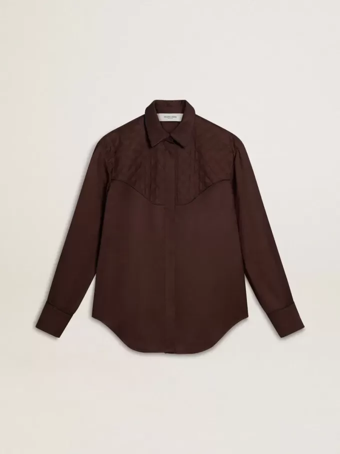 Camicia da donna marrone con dettagli trapuntati Camicia da donna marrone con dettagli trapuntati