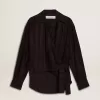 Camicia da donna nera con righe verticali e chiusura con nodo laterale Camicia da donna nera con righe verticali e chiusura con nodo laterale