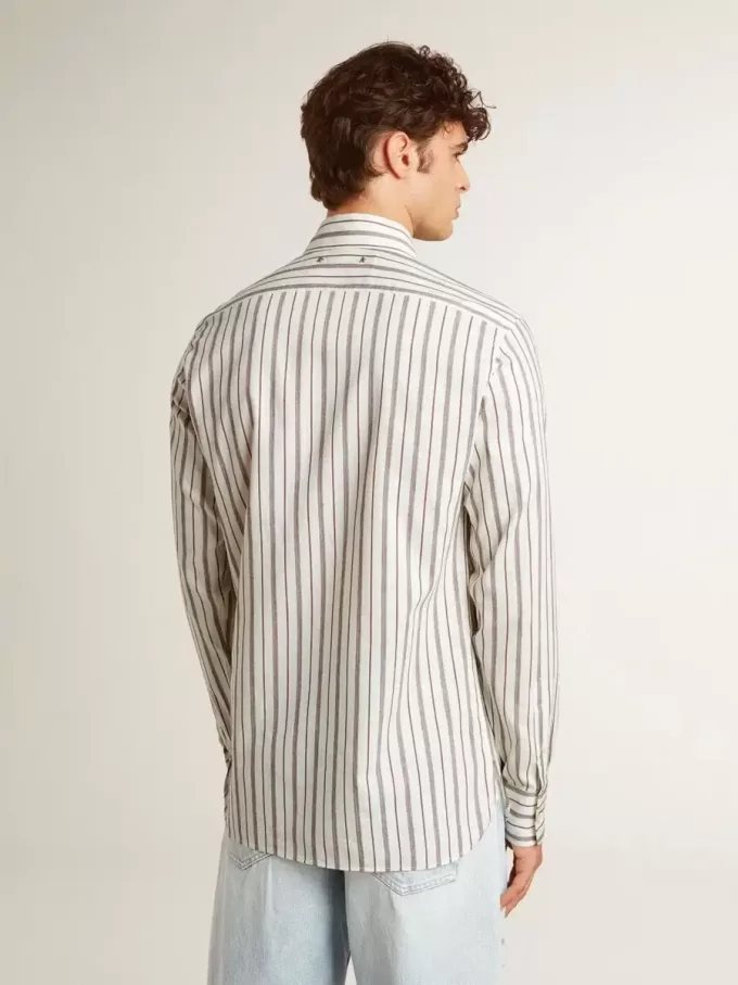 Camicia da uomo in cotone bianco con sottili righe bordeaux
