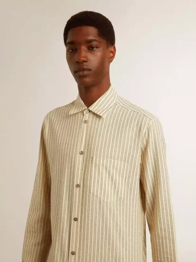 Camicia da uomo in cotone écru con sottili righe nere