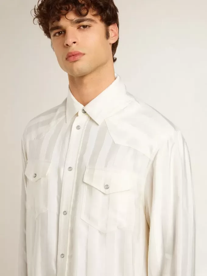 Camicia oversize da uomo bianco consumato con righe verticali Camicia oversize da uomo bianco consumato con righe verticali