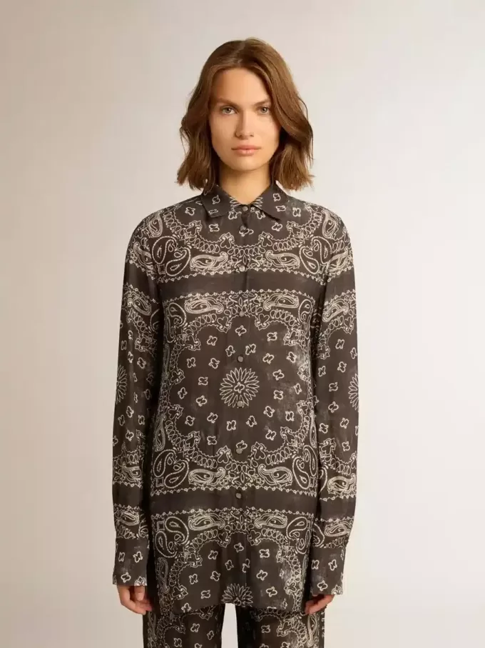 Camicia pigiama in grigio antracite con stampa paisley Camicia pigiama in grigio antracite con stampa paisley