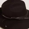 Cappello nero con cinturino in pelle Cappello nero con cinturino in pelle