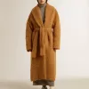 Cappotto da donna con collo a scialle color tabacco Cappotto da donna con collo a scialle color tabacco