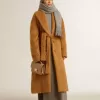 Cappotto da donna con collo a scialle color tabacco Cappotto da donna con collo a scialle color tabacco