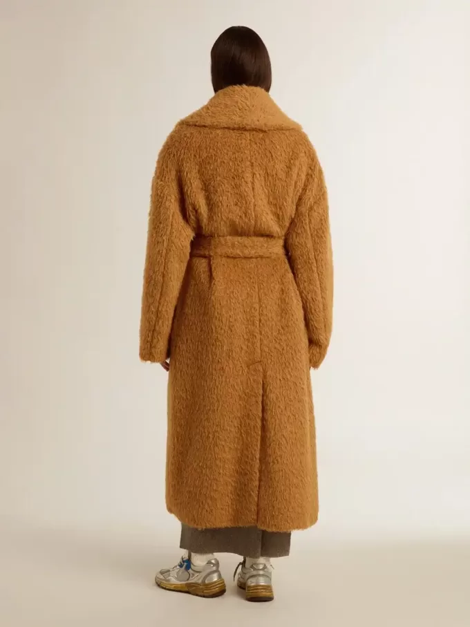 Cappotto da donna con collo a scialle color tabacco Cappotto da donna con collo a scialle color tabacco