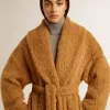 Cappotto da donna con collo a scialle color tabacco Cappotto da donna con collo a scialle color tabacco