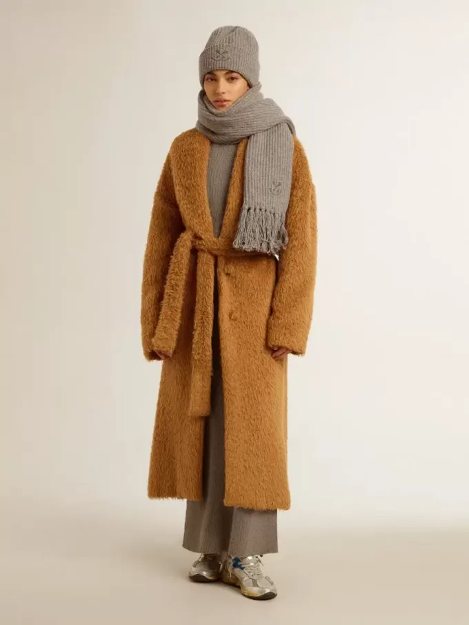 Cappotto da donna con collo a scialle color tabacco Cappotto da donna con collo a scialle color tabacco