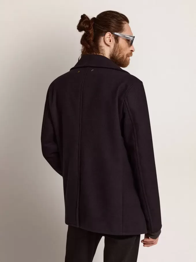 Cappotto doppiopetto da uomo in lana blu scuro con bottoni dorati Cappotto doppiopetto da uomo in lana blu scuro con bottoni dorati