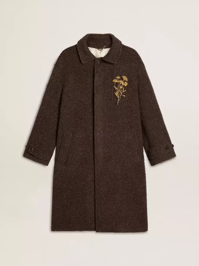 Cappotto Journey monopetto da uomo in misto lana stropicciata con spilla floreale Cappotto Journey monopetto da uomo in misto lana stropicciata con spilla floreale