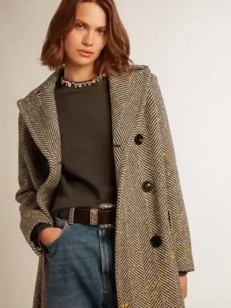 Cappotto lungo da donna con motivo a spina di pesce e dettagli gialli Cappotto lungo da donna con motivo a spina di pesce e dettagli gialli