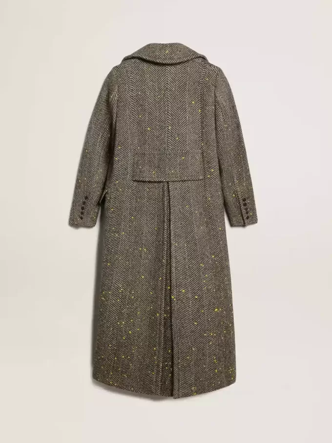 Cappotto lungo da donna con motivo a spina di pesce e dettagli gialli Cappotto lungo da donna con motivo a spina di pesce e dettagli gialli