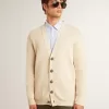 Cardigan da uomo beige con scritta “Golden” sul retro Cardigan da uomo beige con scritta “Golden” sul retro