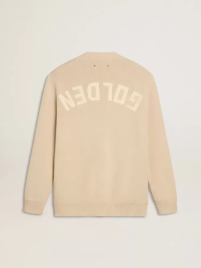 Cardigan da uomo beige con scritta “Golden” sul retro Cardigan da uomo beige con scritta “Golden” sul retro