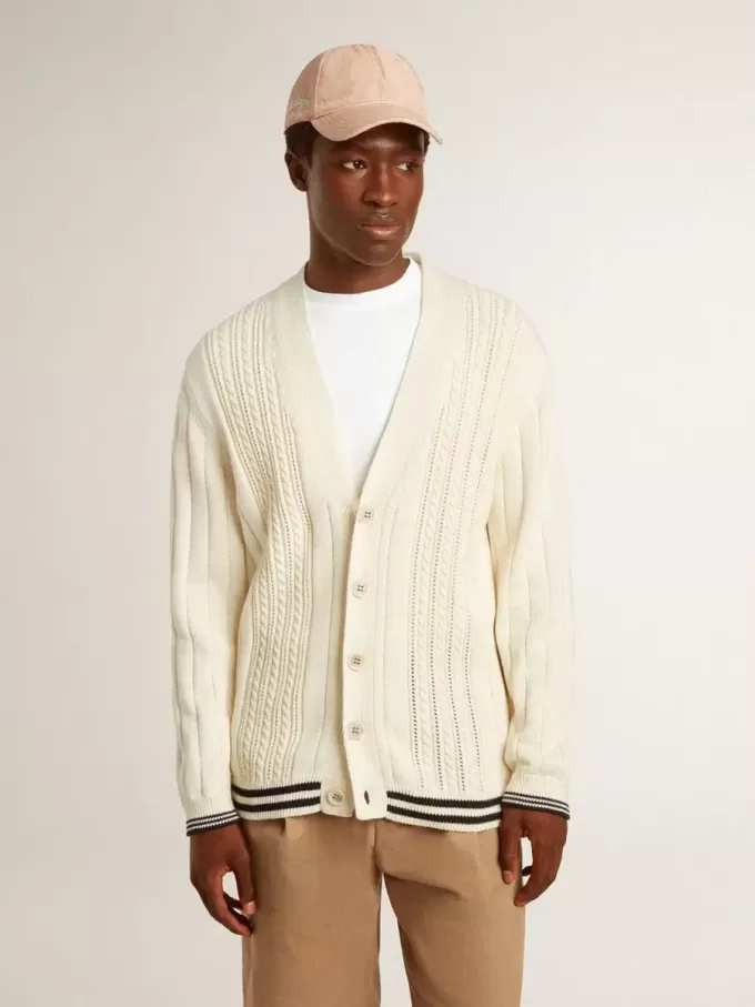 Cardigan da uomo in cotone bianco con motivo a trecce e bordi a costine blu Cardigan da uomo in cotone bianco con motivo a trecce e bordi a costine blu