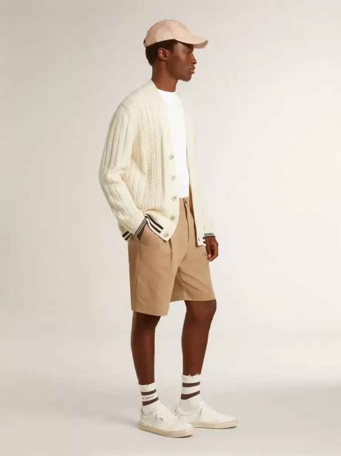 Cardigan da uomo in cotone bianco con motivo a trecce e bordi a costine blu Cardigan da uomo in cotone bianco con motivo a trecce e bordi a costine blu