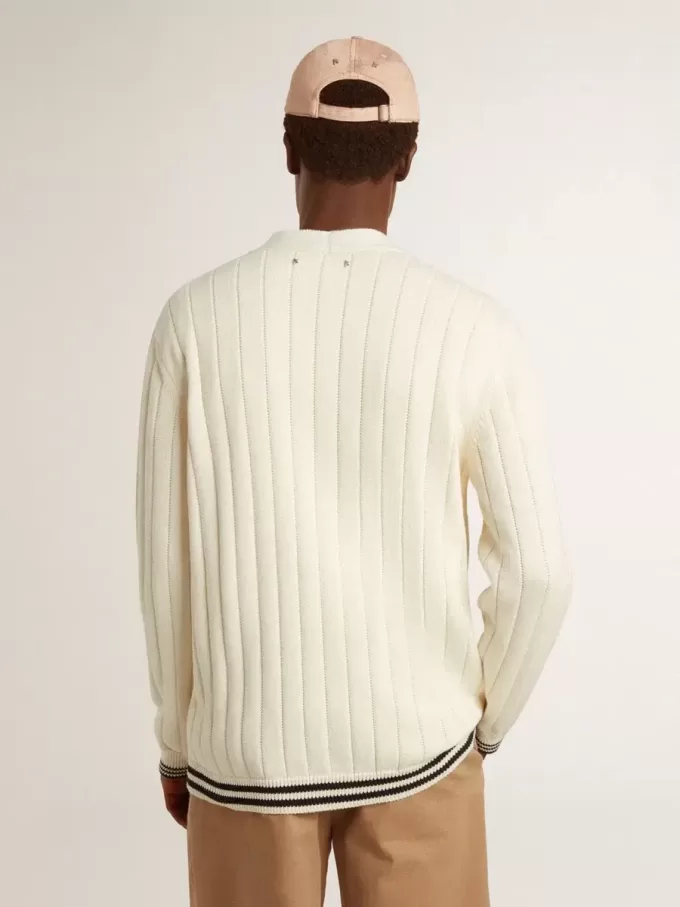 Cardigan da uomo in cotone bianco con motivo a trecce e bordi a costine blu Cardigan da uomo in cotone bianco con motivo a trecce e bordi a costine blu