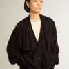 Cardigan nero da donna con ricami sfumati Cardigan nero da donna con ricami sfumati