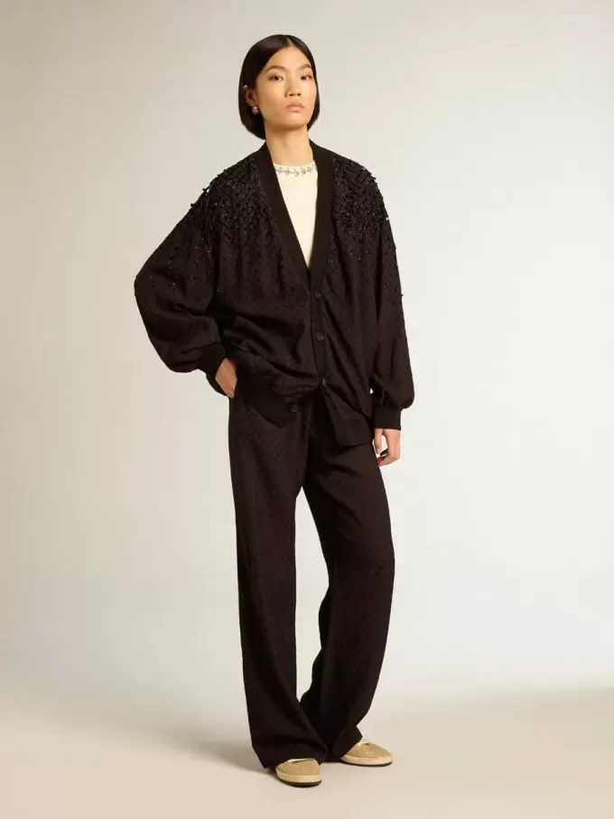Cardigan nero da donna con ricami sfumati Cardigan nero da donna con ricami sfumati