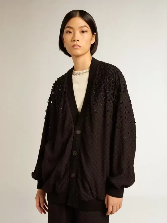 Cardigan nero da donna con ricami sfumati Cardigan nero da donna con ricami sfumati
