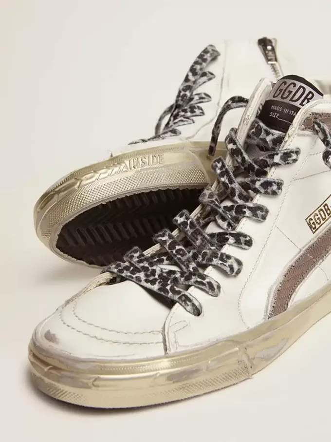 Ciabatta da donna con stella in camoscio bianco e dettagli in pelle