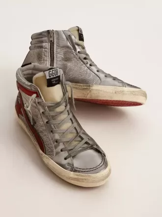 Ciabatte da donna con tomaia in pelle metallizzata argento e dettagli in pelle metallizzata rossa