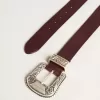 Cintura da donna in pelle bordeaux con fibbia decorata in argento Cintura da donna in pelle bordeaux con fibbia decorata in argento