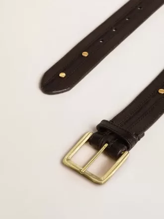 Cintura da donna nera in pelle lavata con borchie dorate