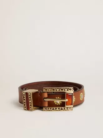 Cintura in pelle marrone con borchie floreali dorate e inserti color ambra