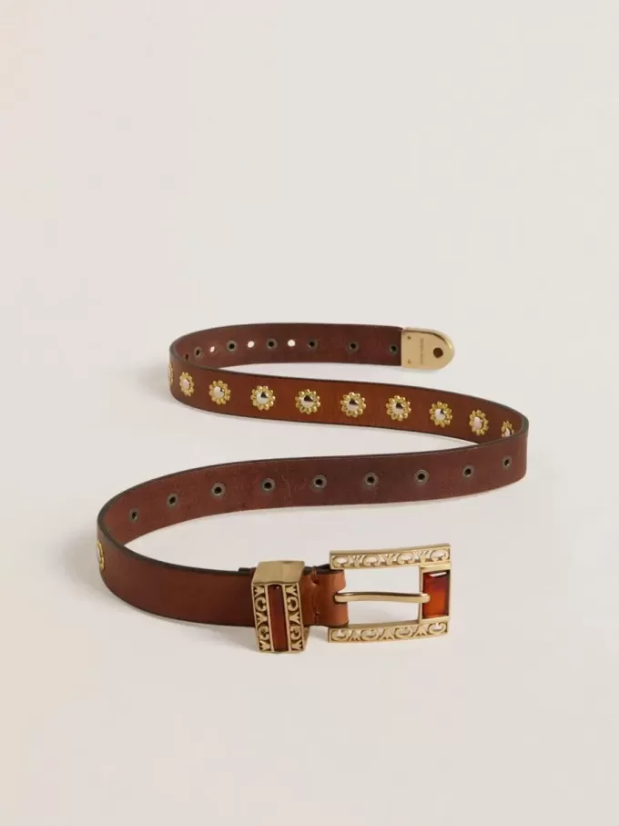 Cintura in pelle marrone con borchie floreali dorate e inserti color ambra