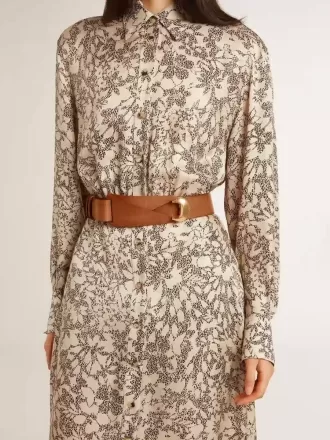 Cintura in pelle marrone con fibbia semicircolare dorata