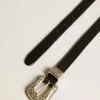 Cintura nera in pelle lavata con fibbia color argento Cintura nera in pelle lavata con fibbia color argento
