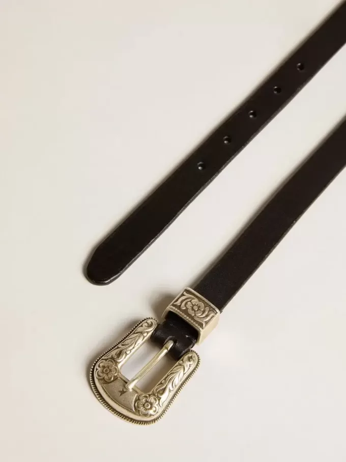 Cintura nera in pelle lavata con fibbia color argento Cintura nera in pelle lavata con fibbia color argento