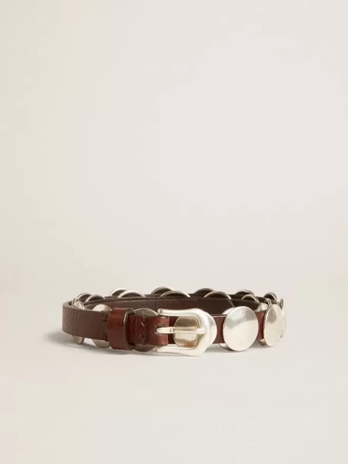 Cintura sottile Trinidad in pelle marrone scuro con borchie argentate Cintura sottile Trinidad in pelle marrone scuro con borchie argentate