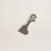 Ciondolo a forma di cuore in ottone color argento con cristalli